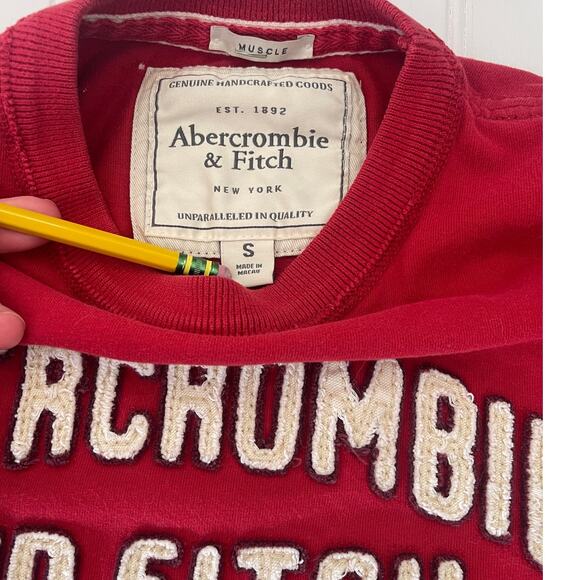 Vintage Y2K Abercrombie & Fitch Embroidered Muscle T Shirt Size Mens Small READ - Picture 2 of 9